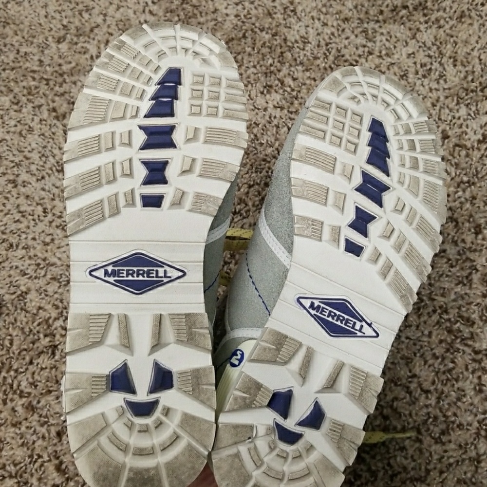 Shoes - Picture 3 of 4